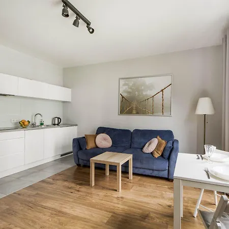 Night Grzybowska Warschau