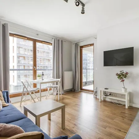 Night Grzybowska Varşova