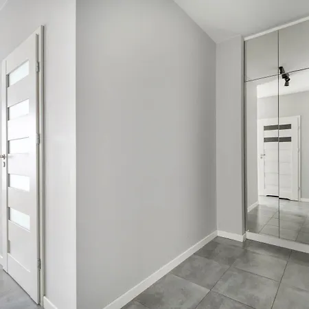 Night Grzybowska Daire